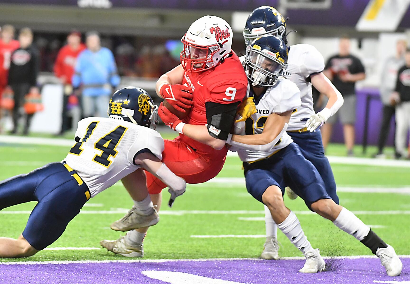 Mankato West football v. Mahtomedi